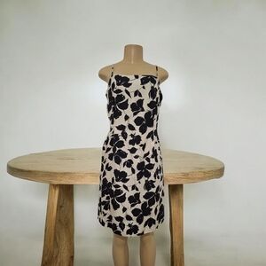 💋Ann Taylor Black Floral Mini Dress💋